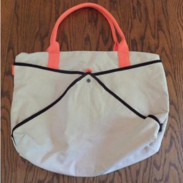 Quirky Shake Tote Beach Bag - Take a look! Sand the Sand out!