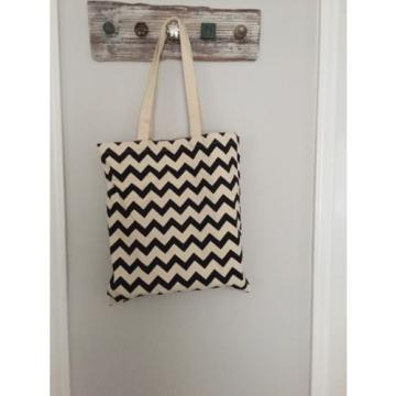 NWOT Chevron Canvas Bag- Diaper/gym/ Grocery/ Beach/ Cheer Bag Tan/black